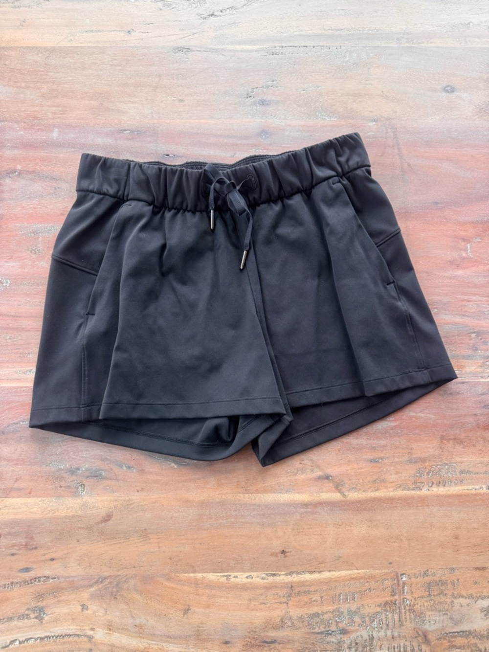 Lululemon On the Fly shorts size 6. LOT OF 5 - Picture 6 of 11